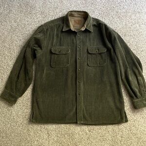St. John’s Bay heavyweight olive green corduroy button down shirt size L